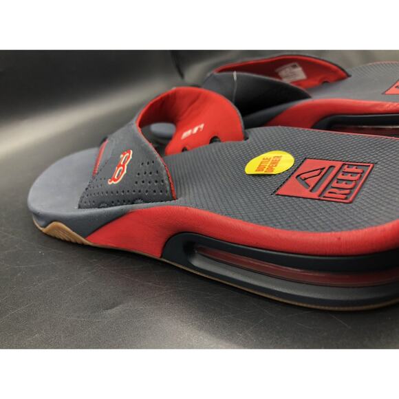 Boston Red Sox REEF Fanning x MLB Bottle Opener Sandals Flip Flops Mens 10 NWT